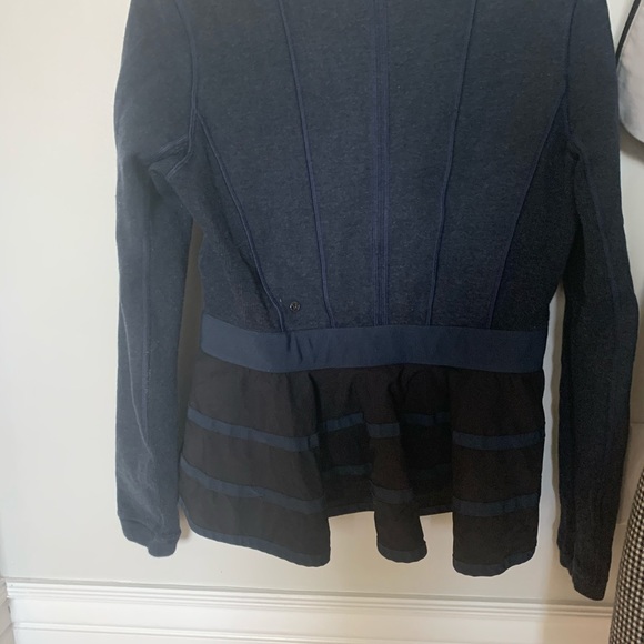 Lululemon navy sweatshirt - Picture 4 of 4
